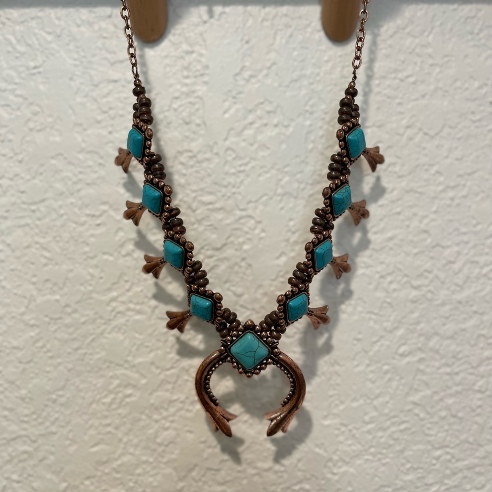 Costume Jewelry Turquoise/Rose Gold squash blossom necklace